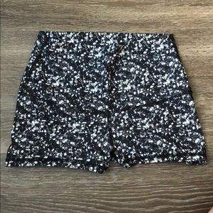 Lululemon High Rise Shorts Size 6